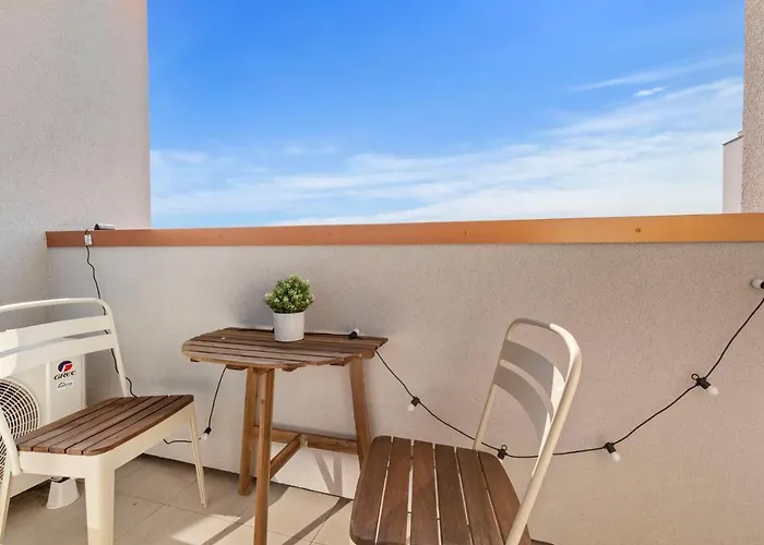 Lam Rose - Ac - Terrace Bratislava