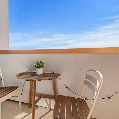 Lam Rose - Ac - Terrace Bratislava